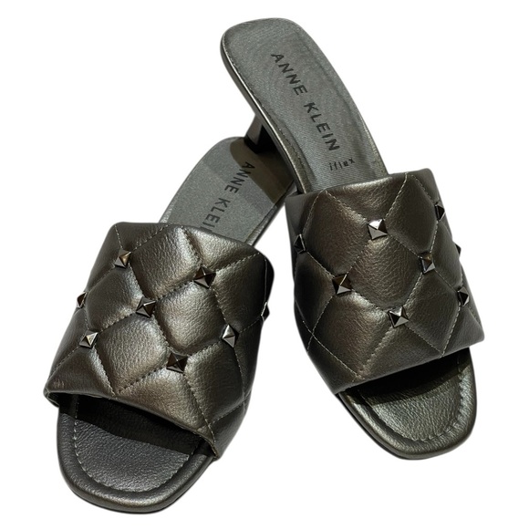 ANNE KLEIN KYLA KITAY GREY PEWTER STUDDED KITTEN HEEL SLIP ON SANDALS SZ 9.5 MED - Picture 5 of 12